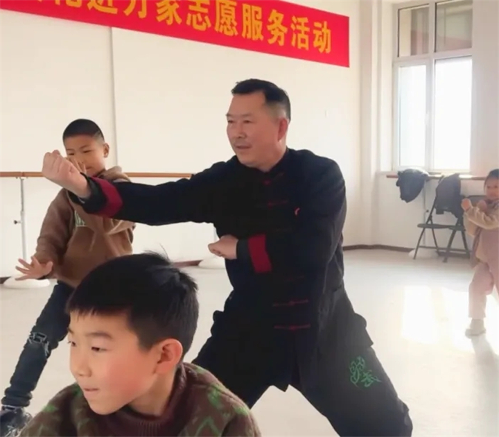 快乐生活趣事多_儿童快乐生活趣事_小孩子生活趣事